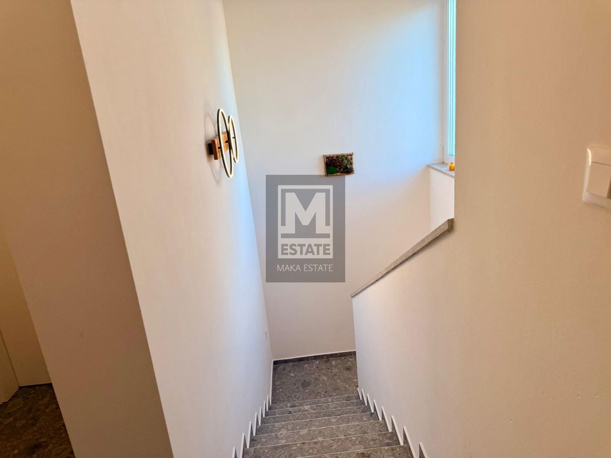 Castellier, dintorni, casa con piscina in un villaggio tranquillo