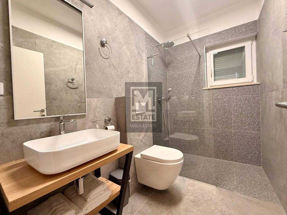 Castellier, dintorni, casa con piscina in un villaggio tranquillo