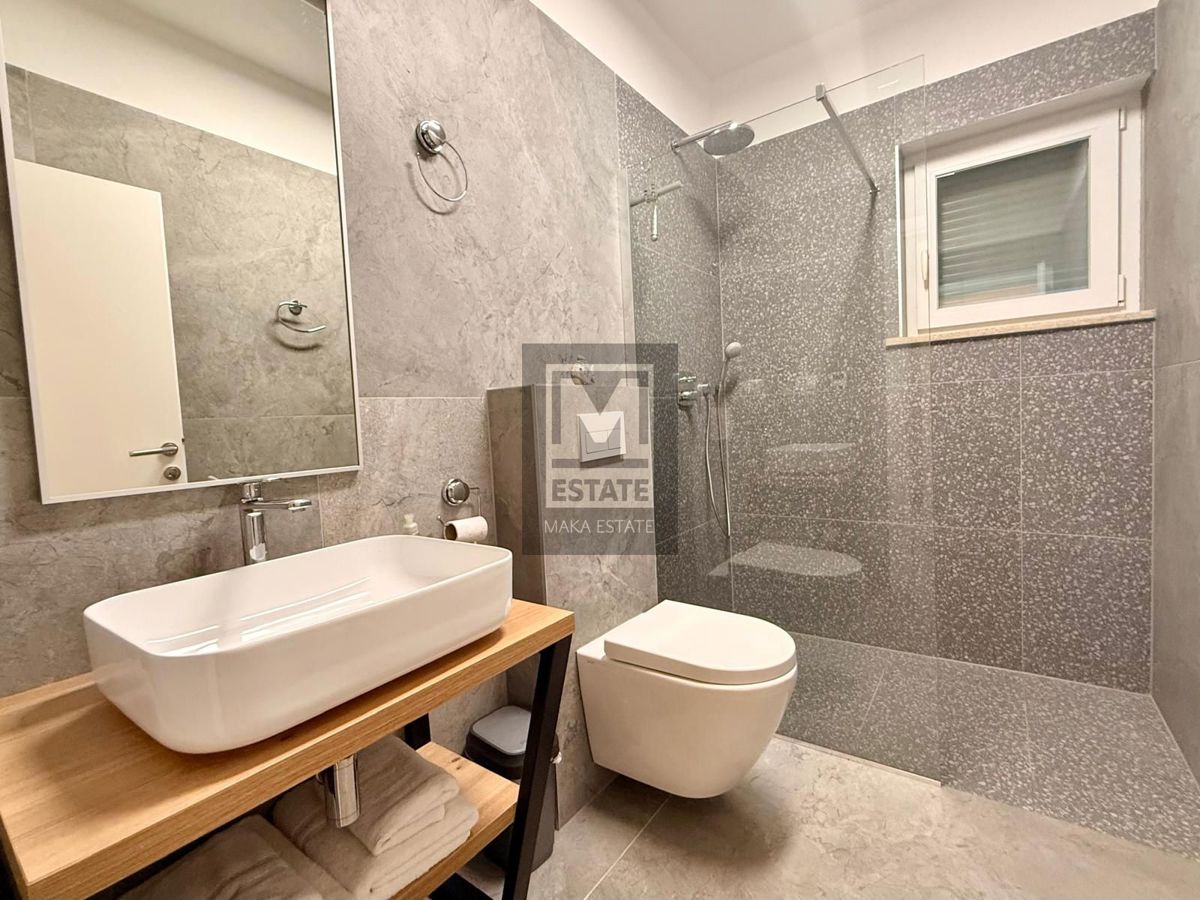 Castellier, dintorni, casa con piscina in un villaggio tranquillo