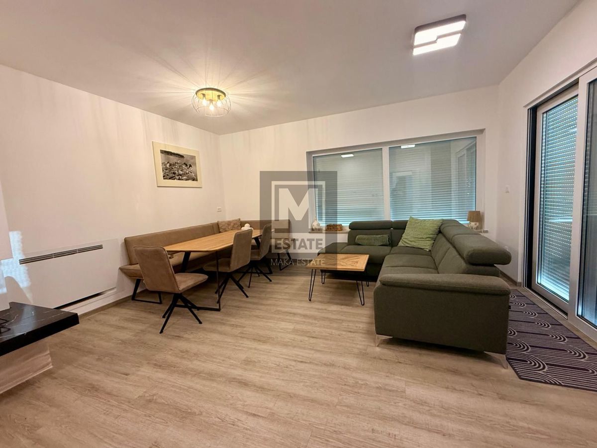 Castellier, dintorni, casa con piscina in un villaggio tranquillo