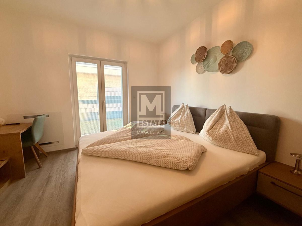 Castellier, dintorni, casa con piscina in un villaggio tranquillo