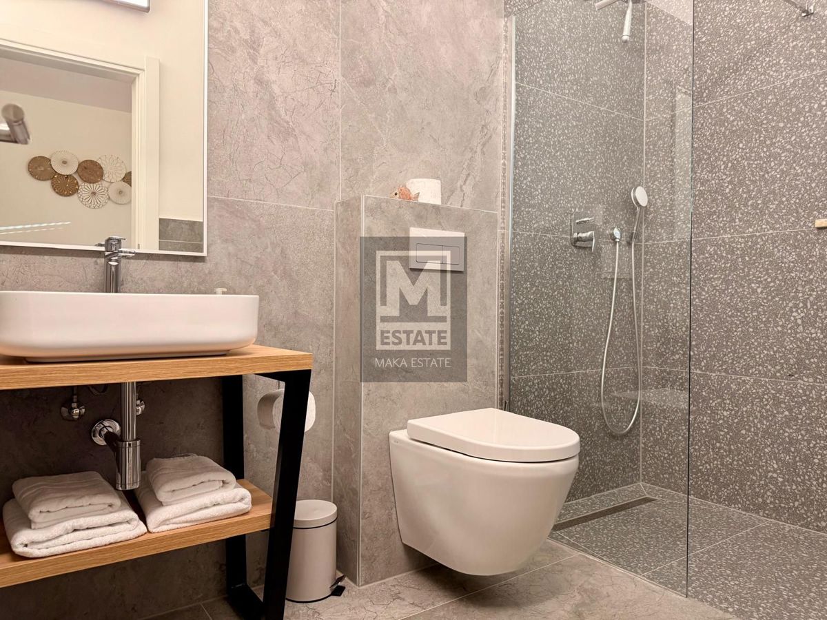 Castellier, dintorni, casa con piscina in un villaggio tranquillo