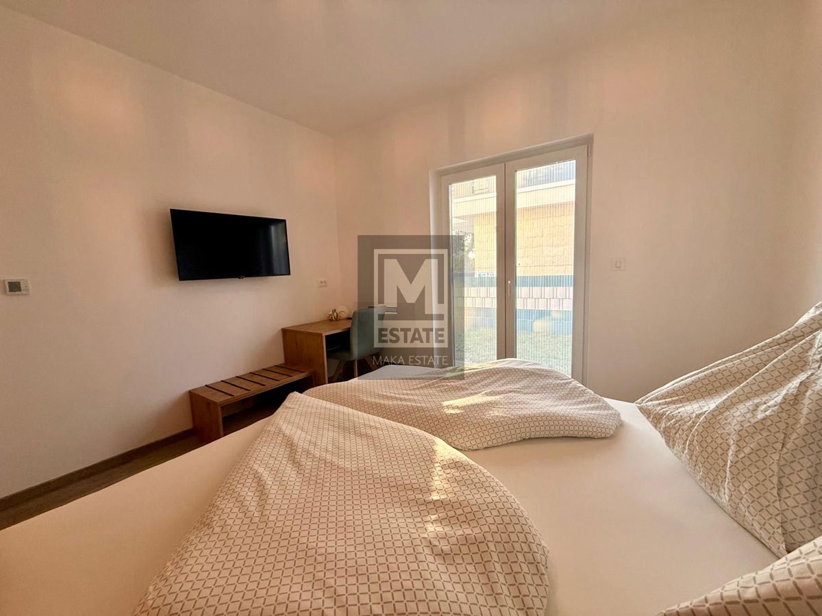 Castellier, dintorni, casa con piscina in un villaggio tranquillo