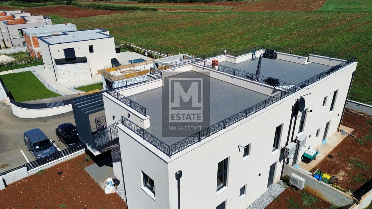 Parenzo, dintorni, attico di lusso in una nuova costruzione