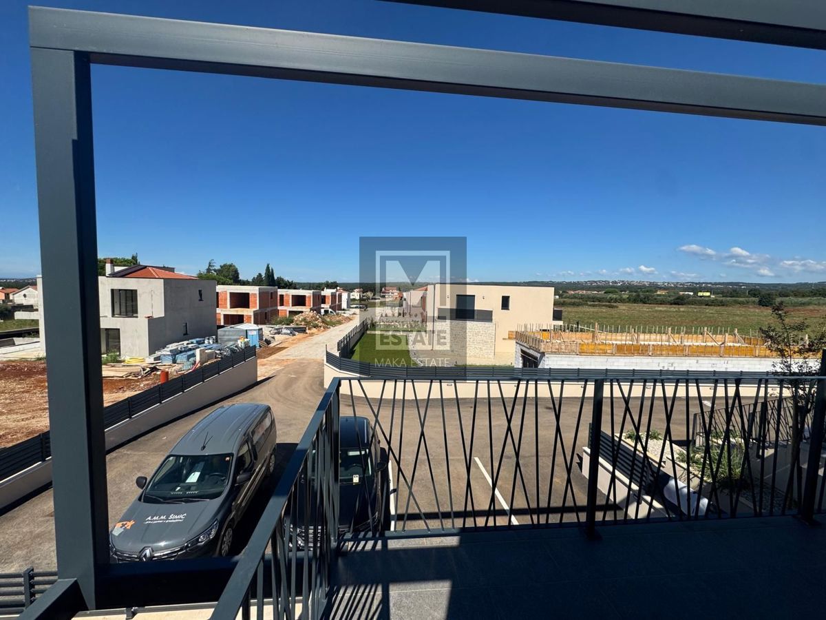 Parenzo, dintorni, attico di lusso in una nuova costruzione