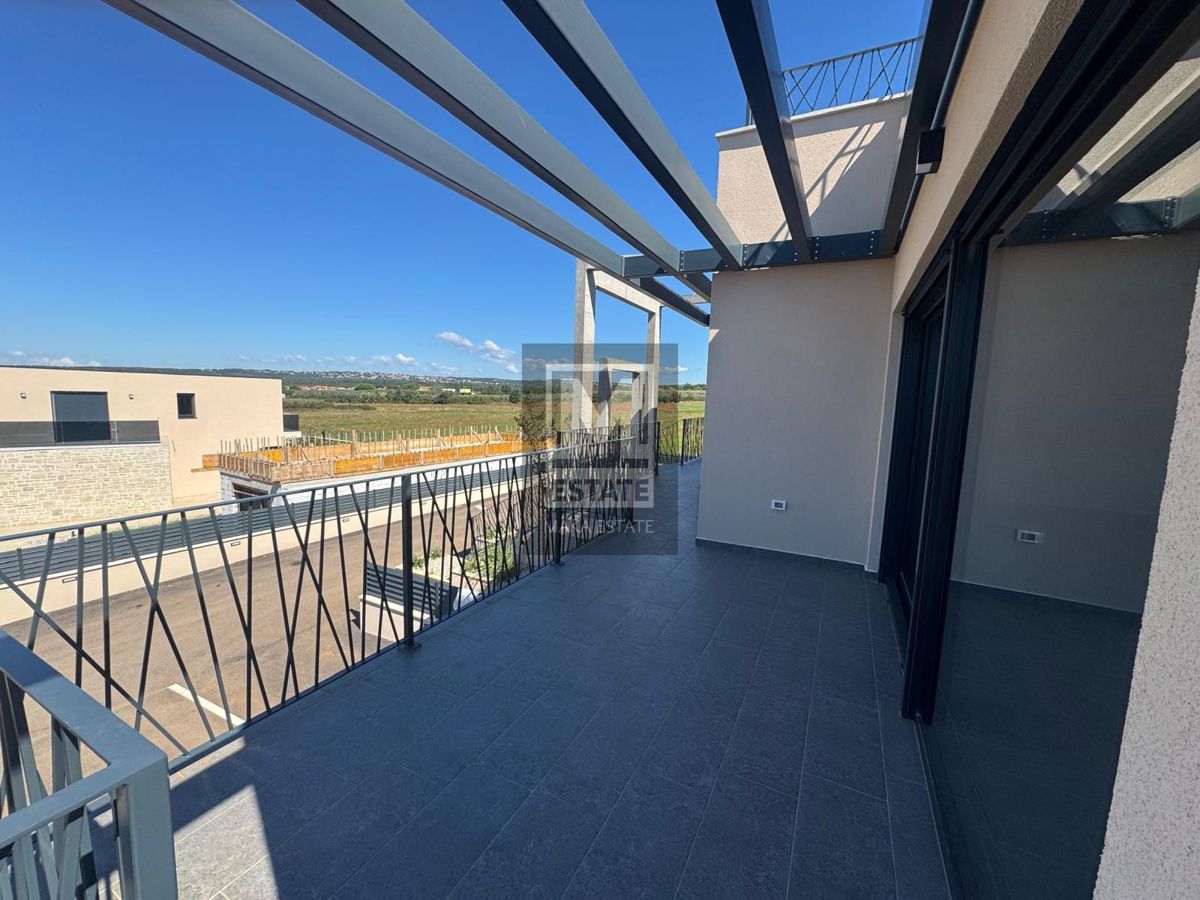 Parenzo, dintorni, attico di lusso in una nuova costruzione