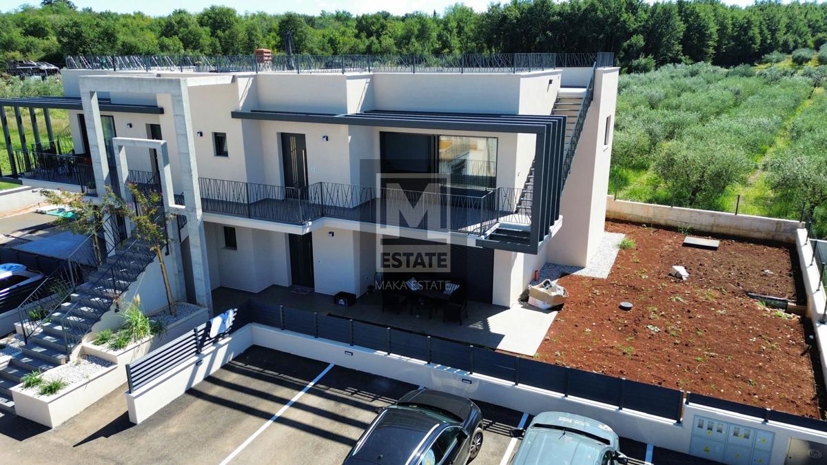 Parenzo, dintorni, attico di lusso in una nuova costruzione