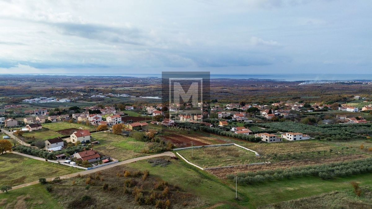 Parenzo, dintorni, terreno edificabile con vista mare!