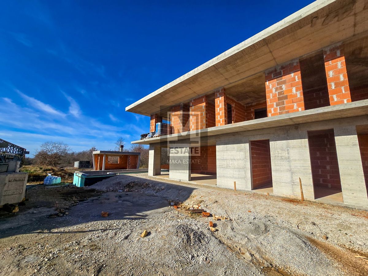 Parenzo, dintorni, villa moderna con piscina in costruzione!