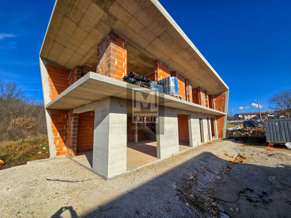 Parenzo, dintorni, villa moderna con piscina in costruzione!