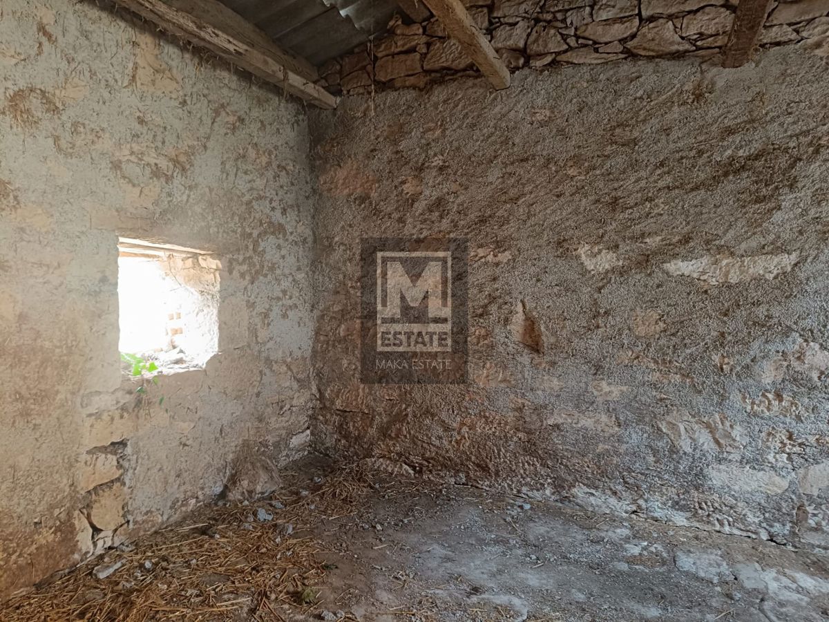 Montona, dintorni, Centro storico da ristrutturare con terreno edificabile