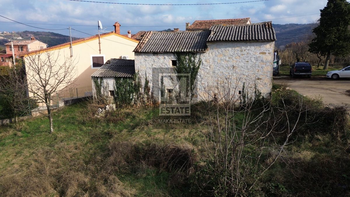 Montona, dintorni, Centro storico da ristrutturare con terreno edificabile