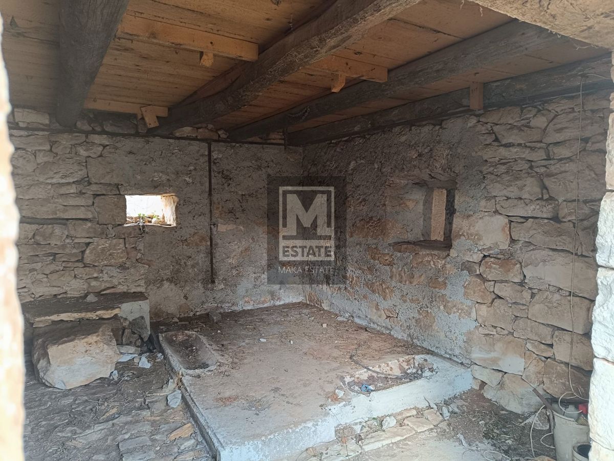 Montona, dintorni, Centro storico da ristrutturare con terreno edificabile