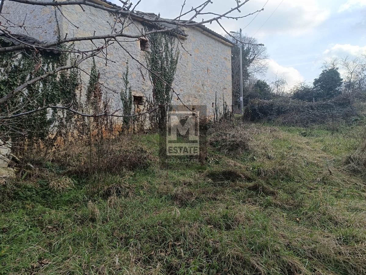 Montona, dintorni, Centro storico da ristrutturare con terreno edificabile
