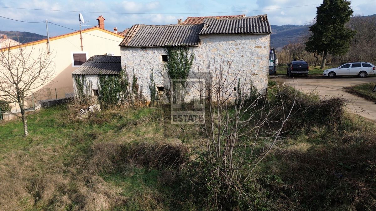 Montona, dintorni, Centro storico da ristrutturare con terreno edificabile