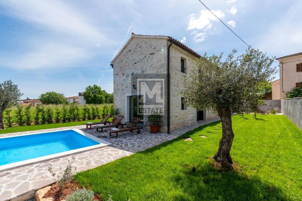 Parenzo, dintorni, Casa in pietra ristrutturata con piscina