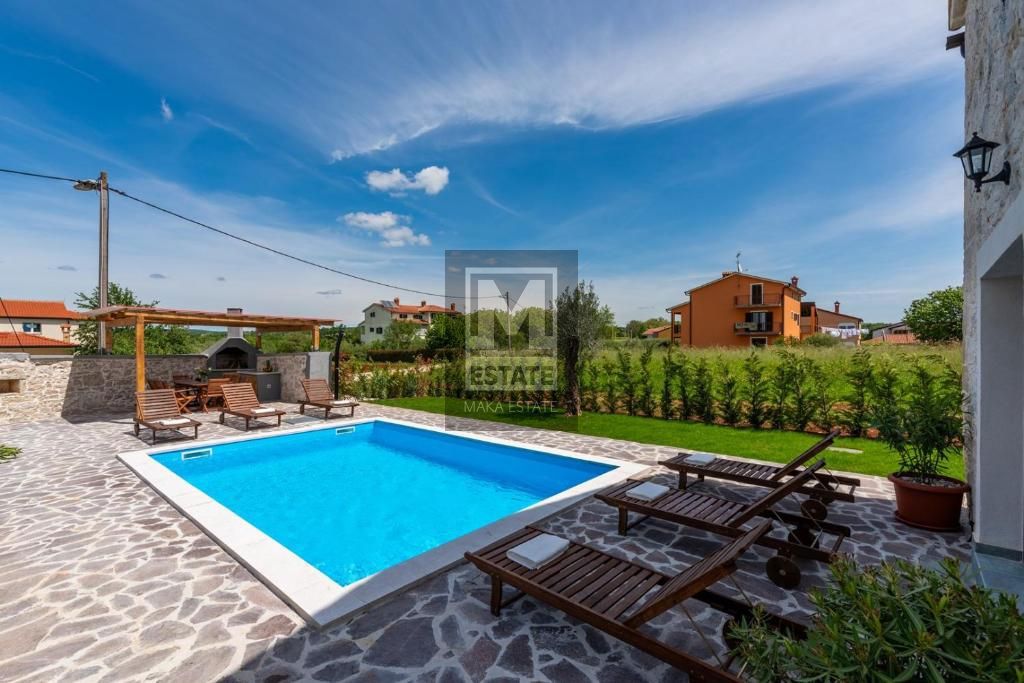 Parenzo, dintorni, Casa in pietra ristrutturata con piscina