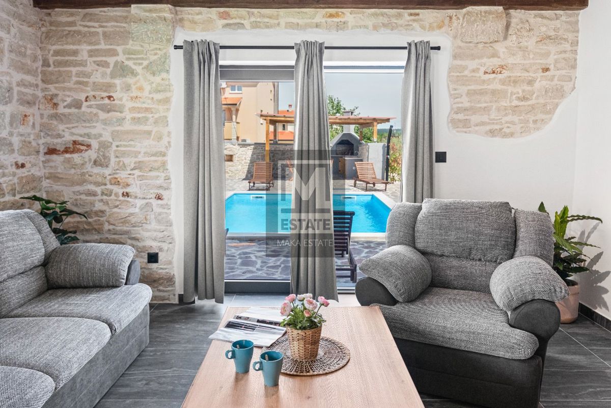 Parenzo, dintorni, Casa in pietra ristrutturata con piscina