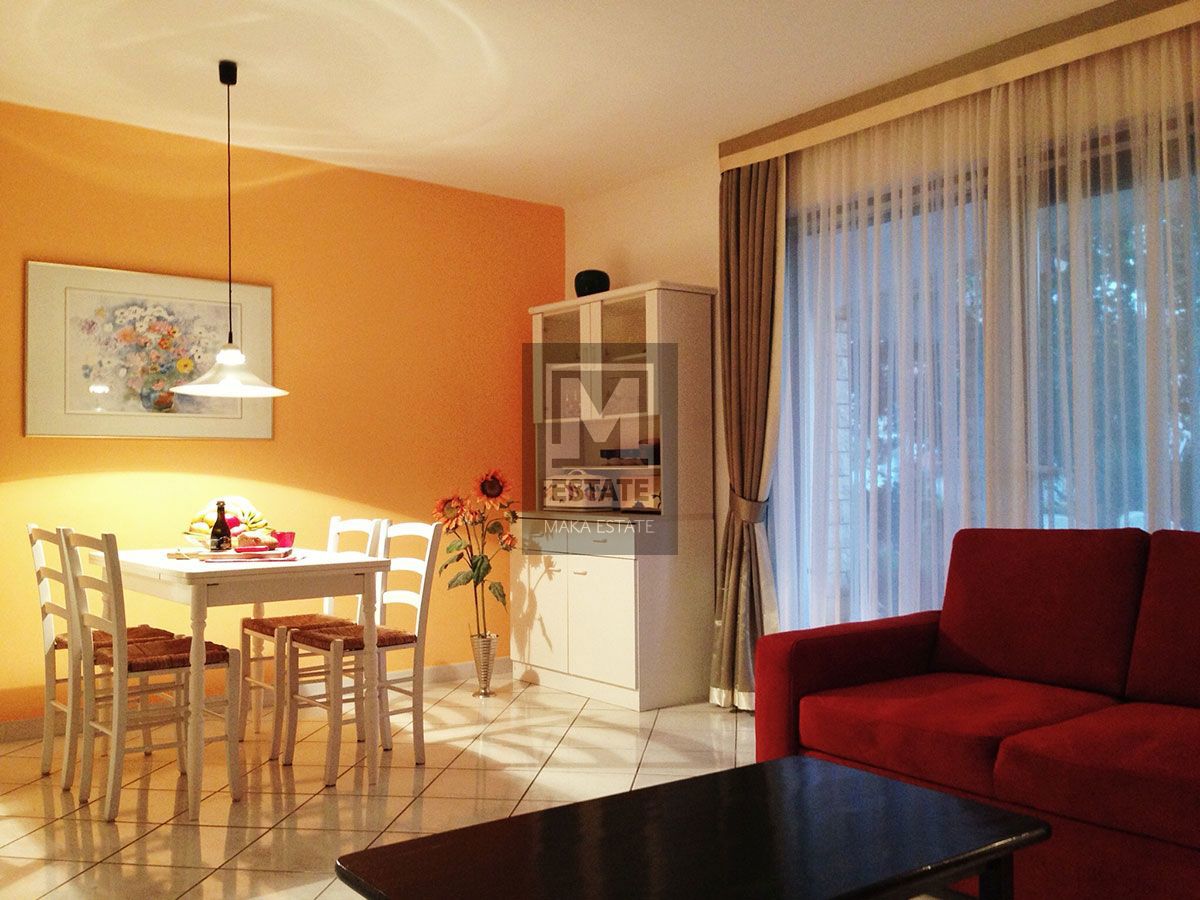 Parenzo, centro più ampio, palazzina a 1 km dal mare