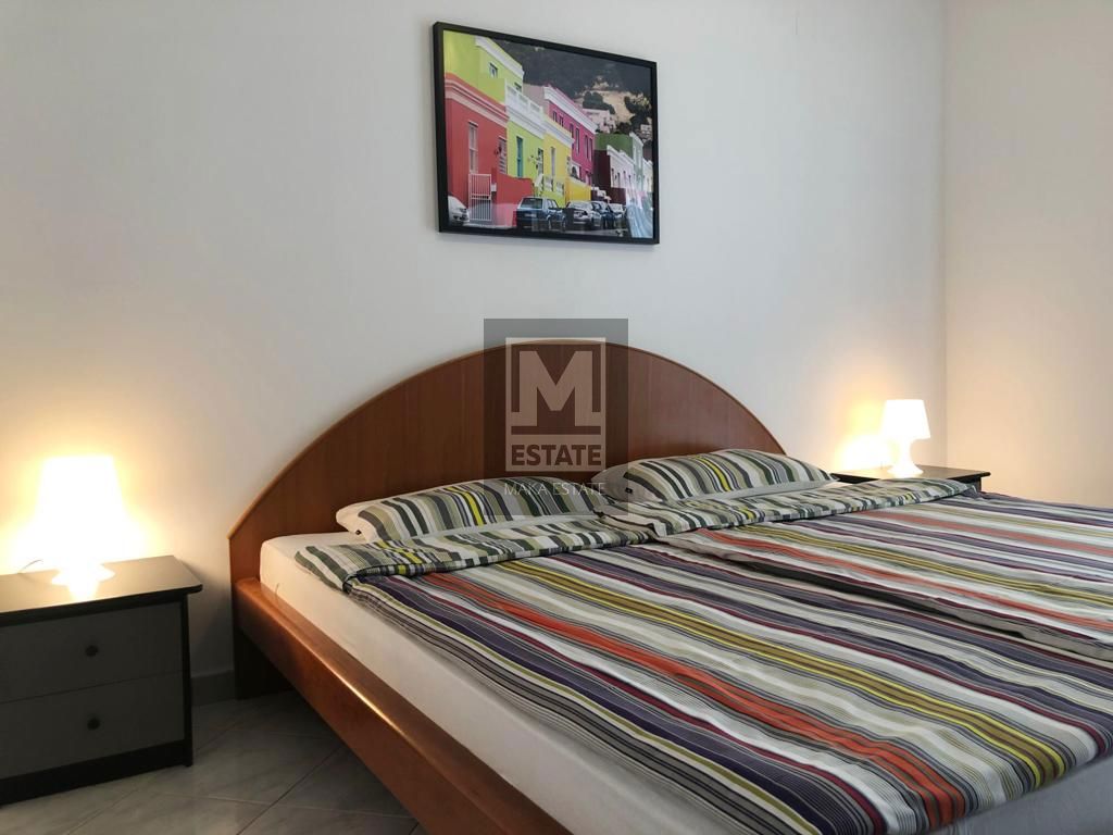 Parenzo, centro più ampio, palazzina a 1 km dal mare