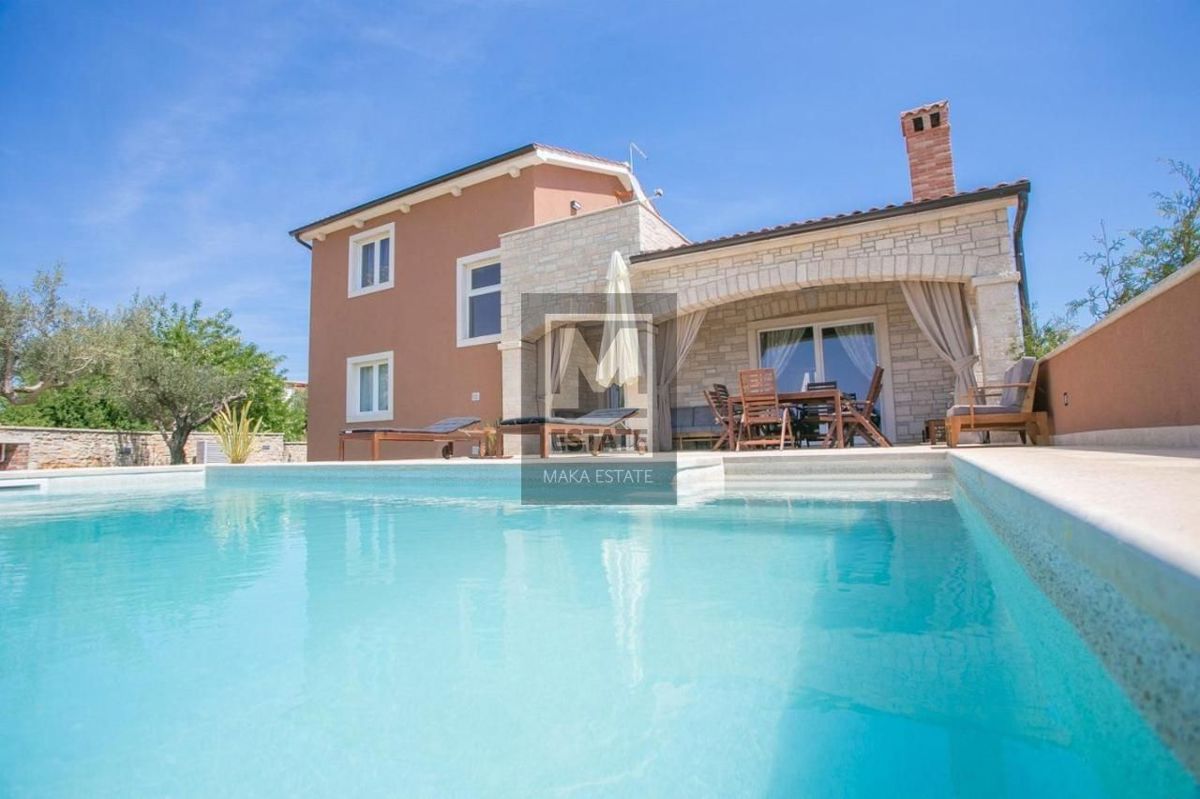 Parenzo, dintorni - Casa con 4 camere da letto e un bellissimo giardino con piscina