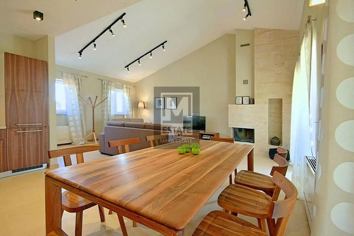 Parenzo, dintorni - Casa con 4 camere da letto e un bellissimo giardino con piscina