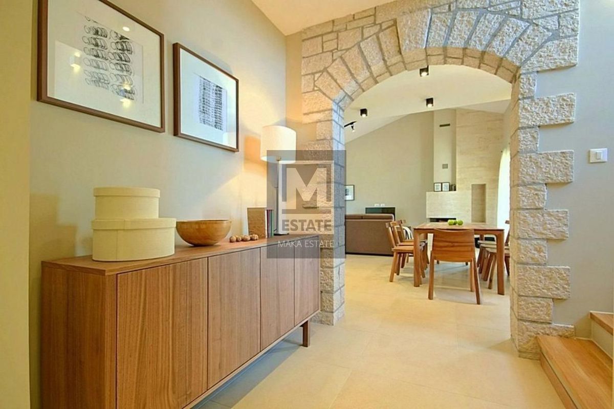Parenzo, dintorni - Casa con 4 camere da letto e un bellissimo giardino con piscina