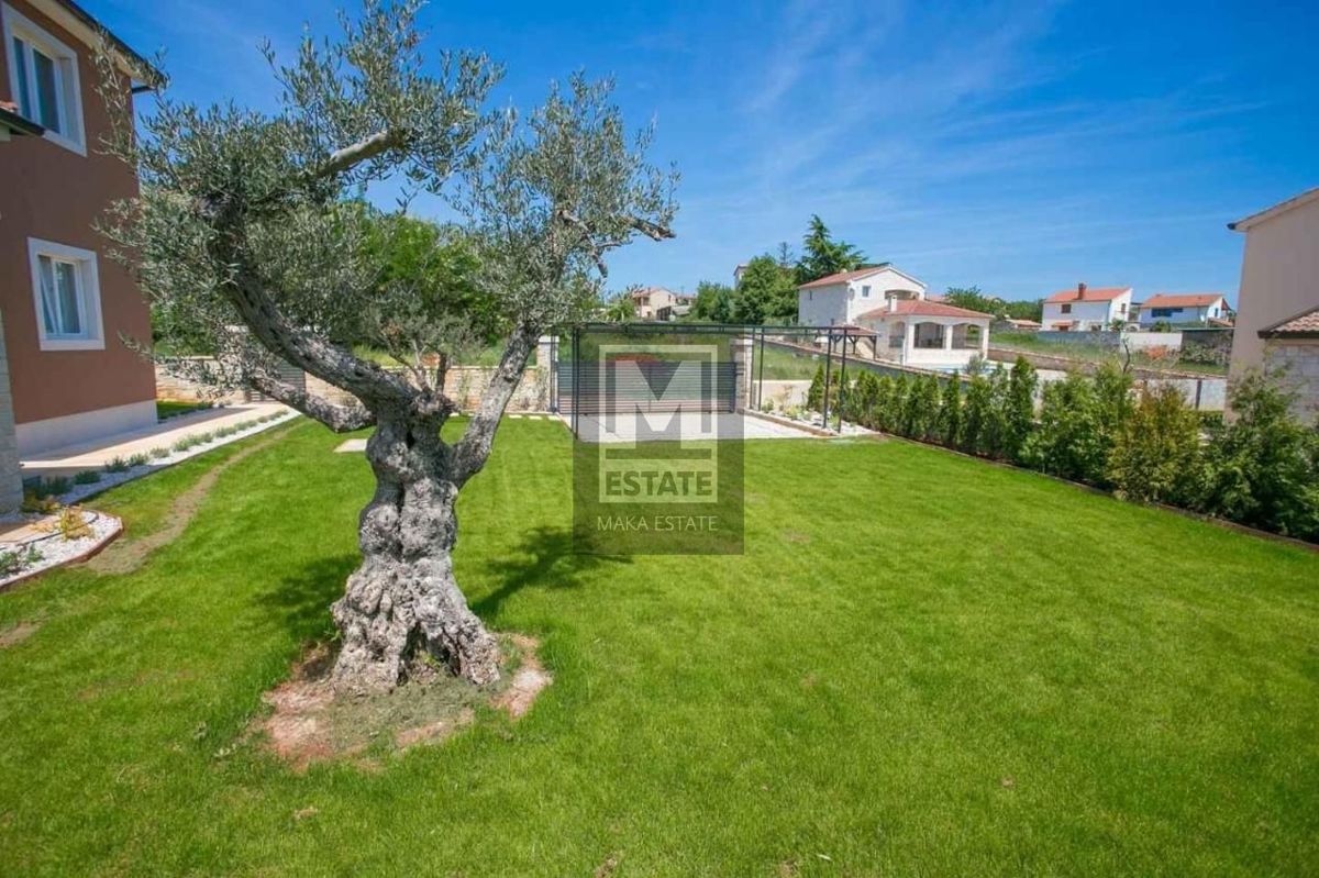 Parenzo, dintorni - Casa con 4 camere da letto e un bellissimo giardino con piscina