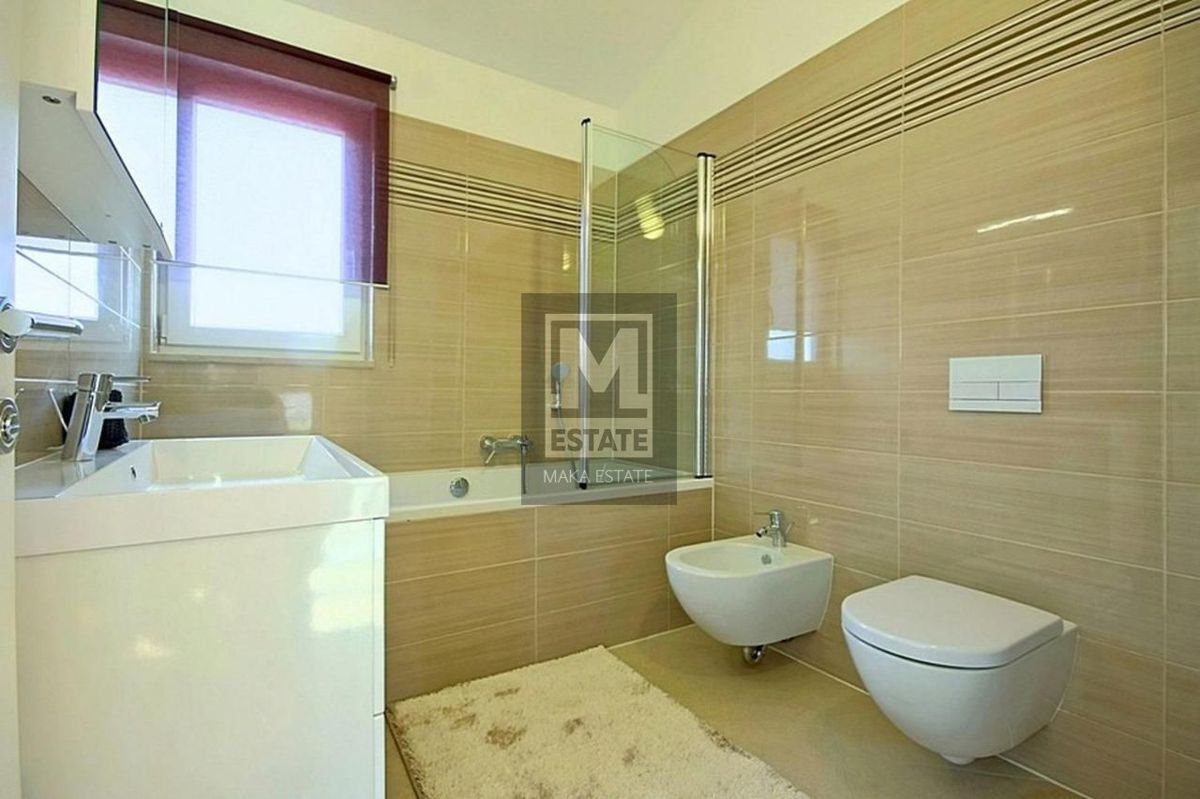Parenzo, dintorni - Casa con 4 camere da letto e un bellissimo giardino con piscina