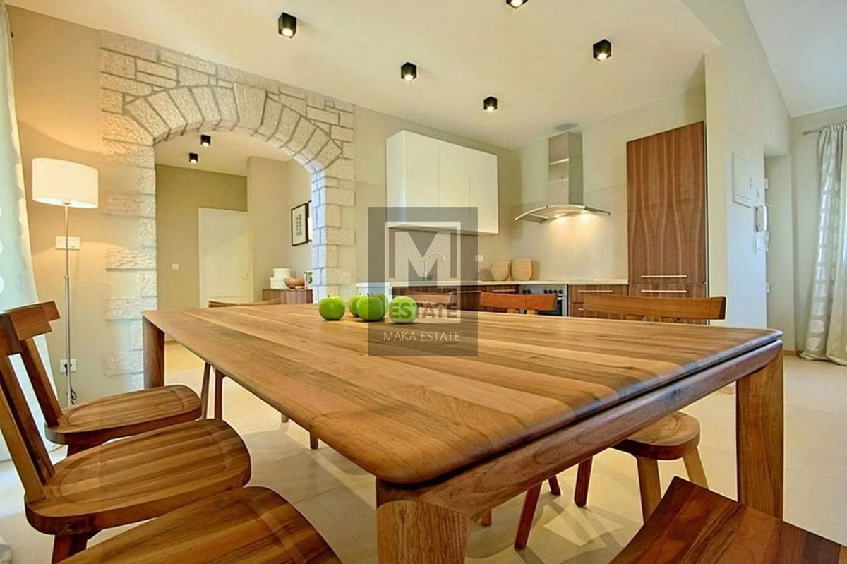 Parenzo, dintorni - Casa con 4 camere da letto e un bellissimo giardino con piscina