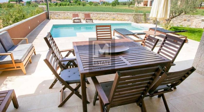 Parenzo, dintorni - Casa con 4 camere da letto e un bellissimo giardino con piscina