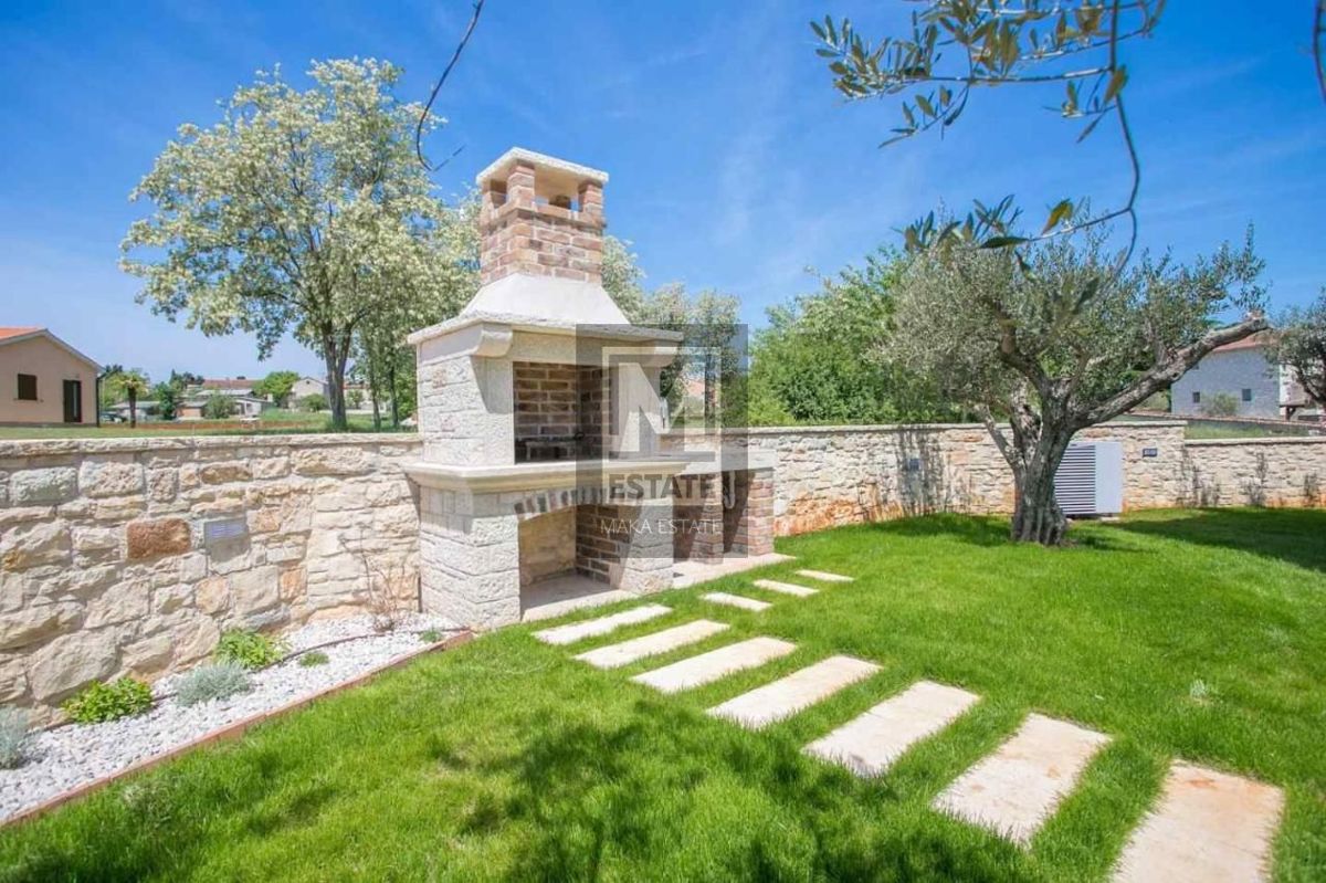 Parenzo, dintorni - Casa con 4 camere da letto e un bellissimo giardino con piscina