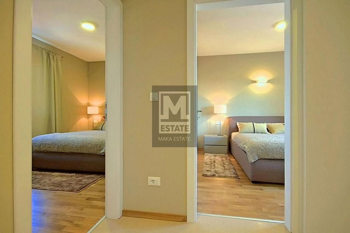 Parenzo, dintorni - Casa con 4 camere da letto e un bellissimo giardino con piscina