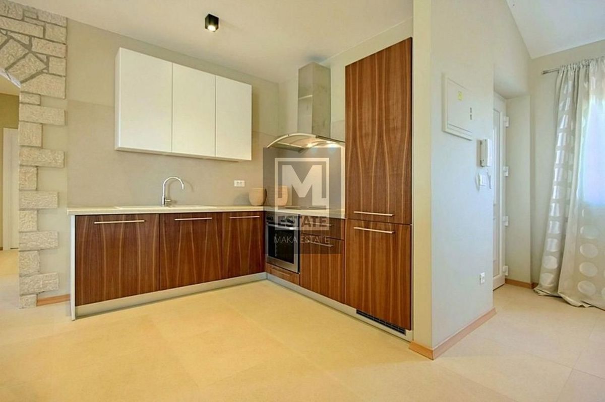 Parenzo, dintorni - Casa con 4 camere da letto e un bellissimo giardino con piscina