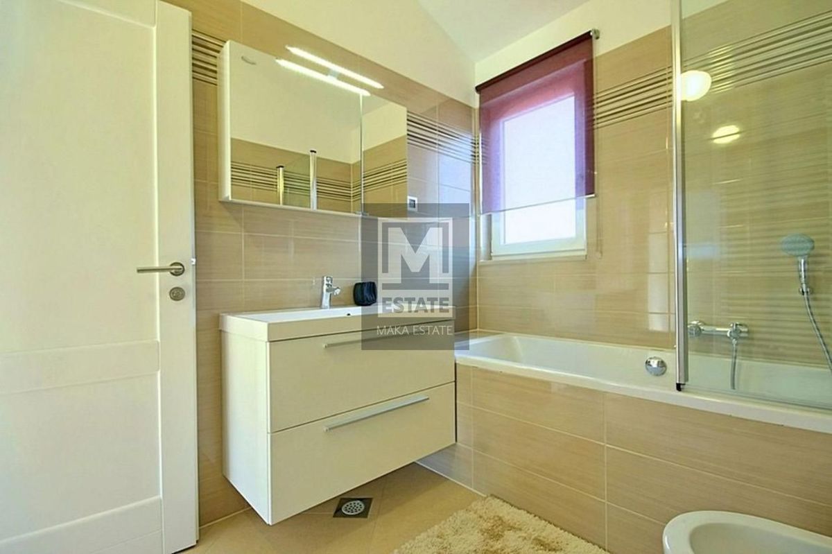 Parenzo, dintorni - Casa con 4 camere da letto e un bellissimo giardino con piscina