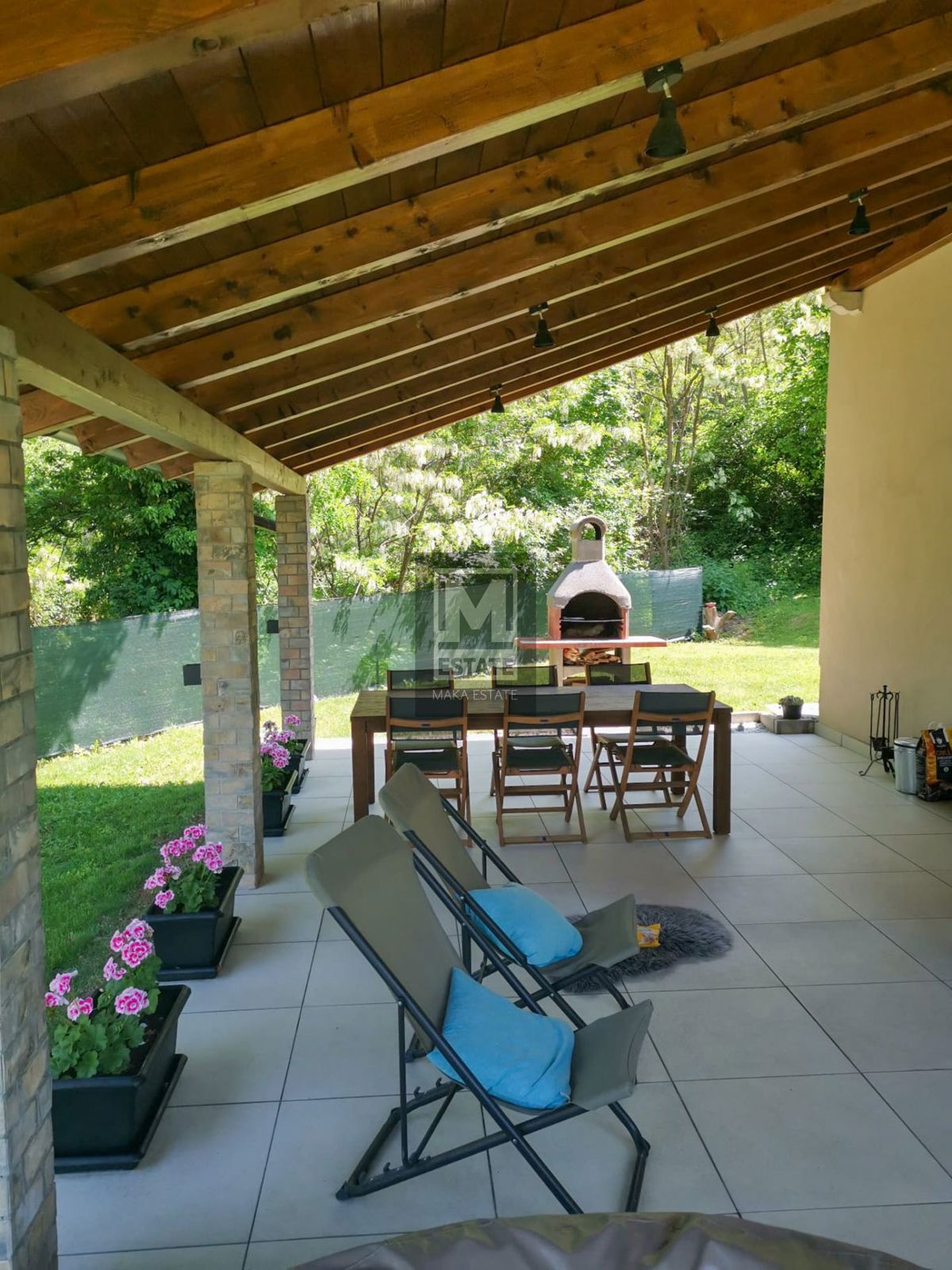 Istria, Pisino, casa vacanze con ampio giardino!