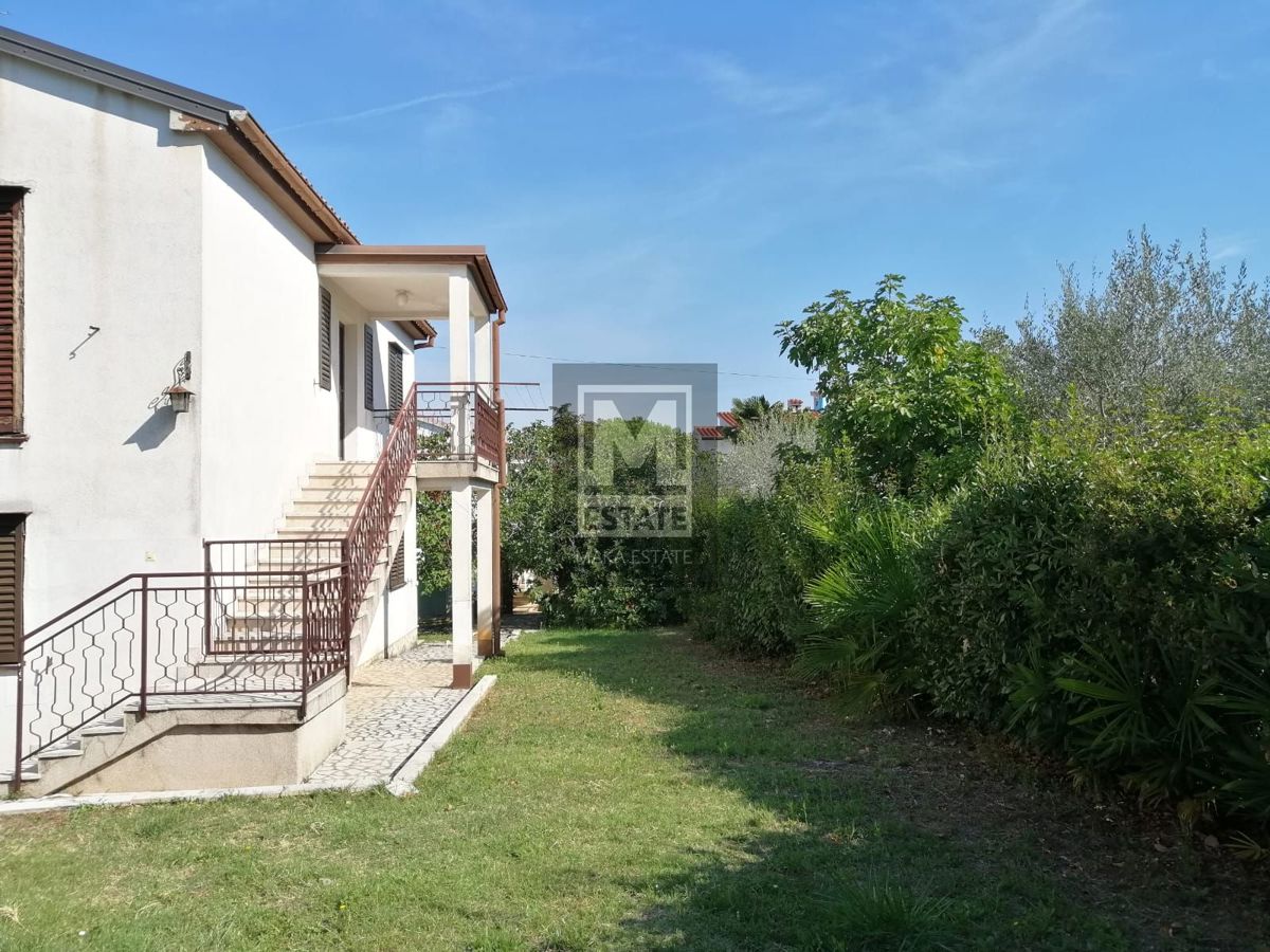 Parenzo, posizione esclusiva, casa a 250 metri dal mare!