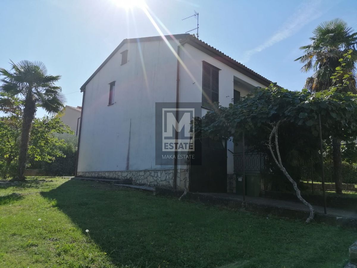 Parenzo, posizione esclusiva, casa a 250 metri dal mare!