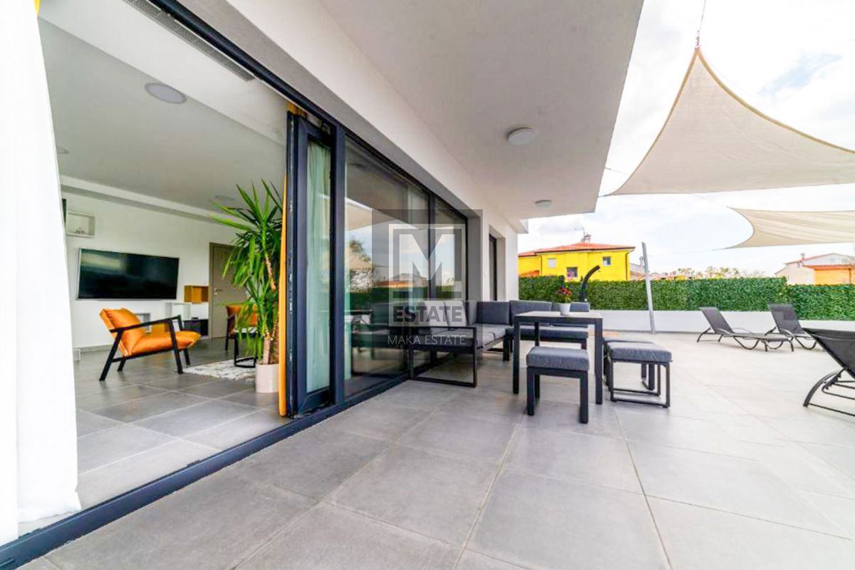 Parenzo, eccellente villa con piscina vicino alla città!