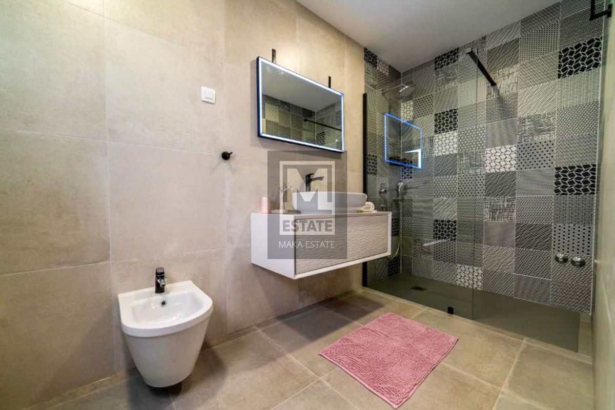 Parenzo, eccellente villa con piscina vicino alla città!