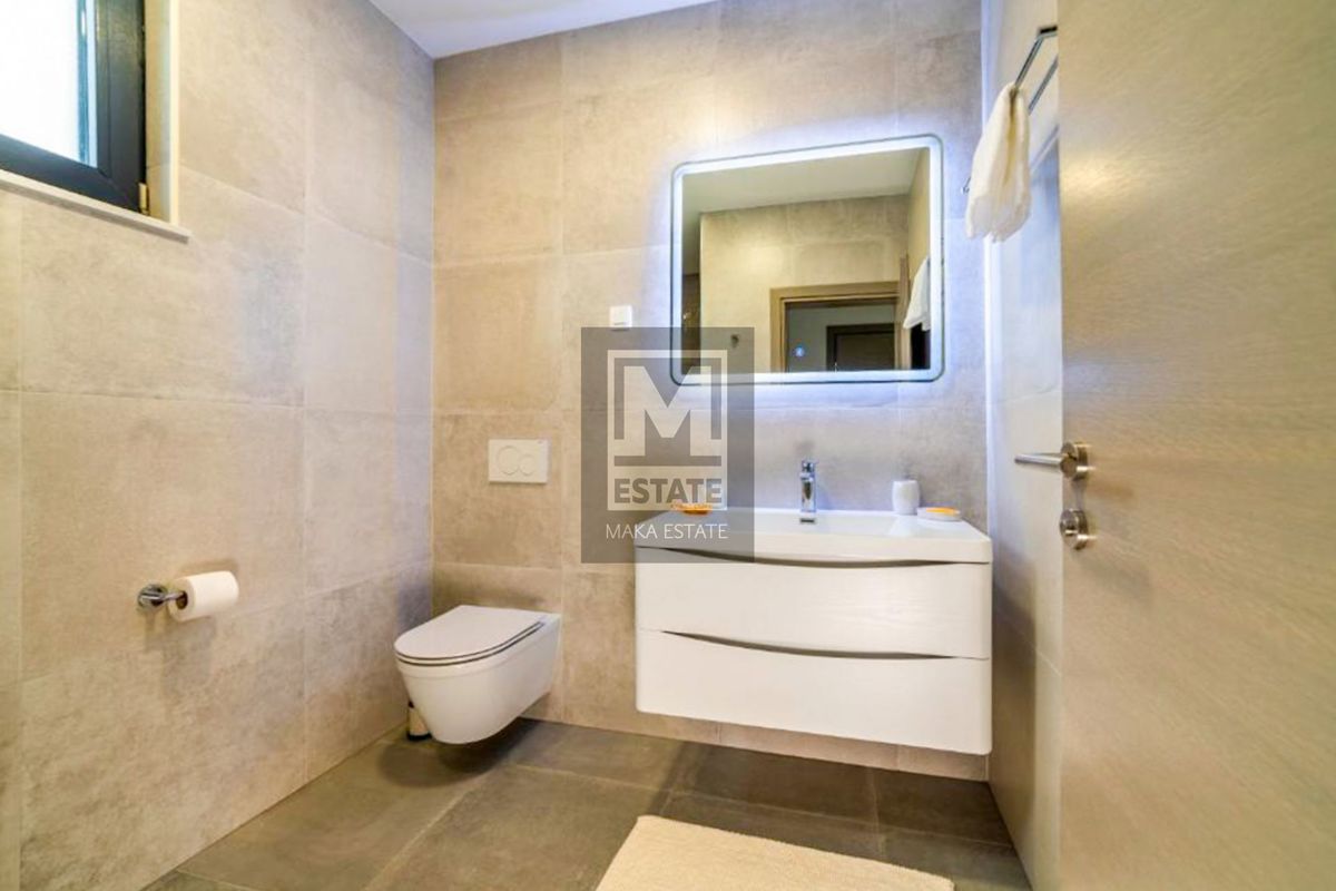 Parenzo, eccellente villa con piscina vicino alla città!