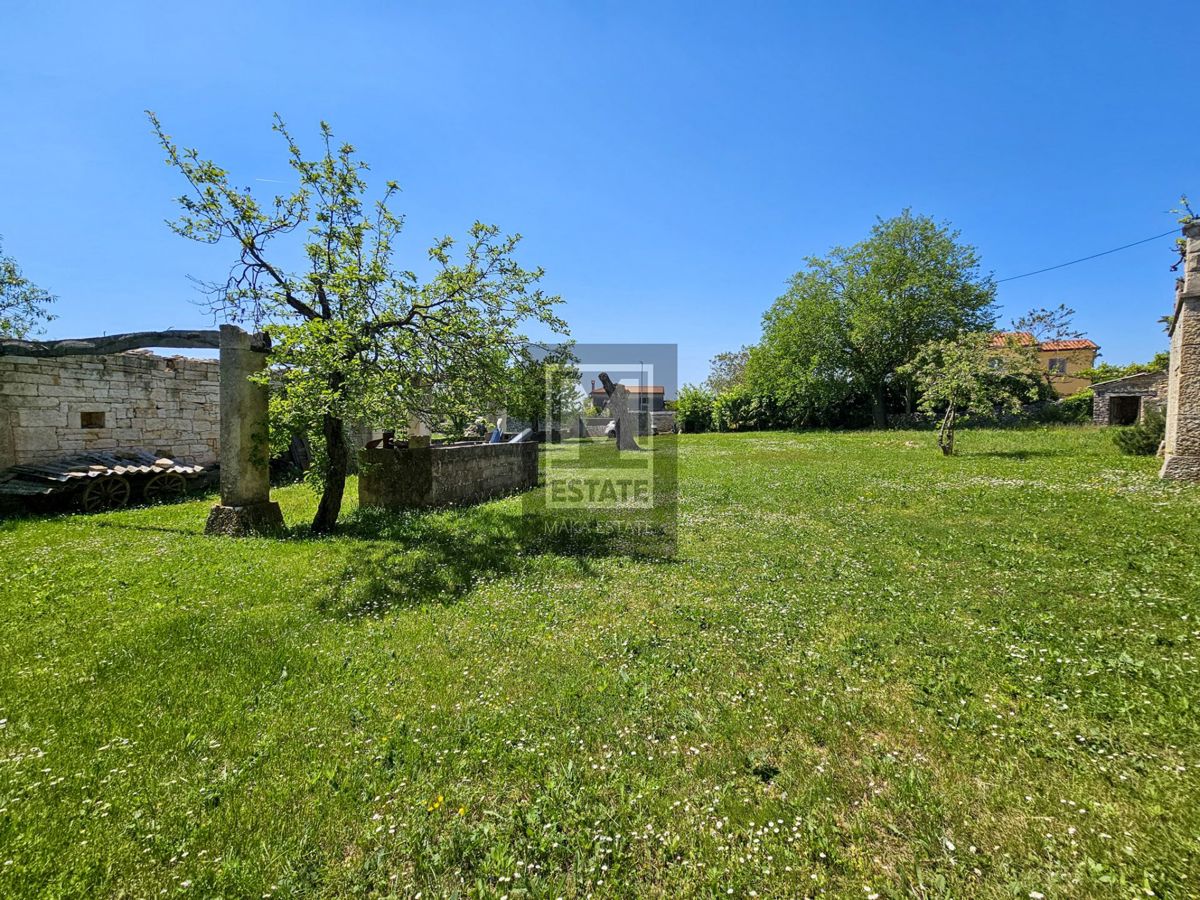 Parenzo, dintorni, ottima casa in pietra con ampio giardino!