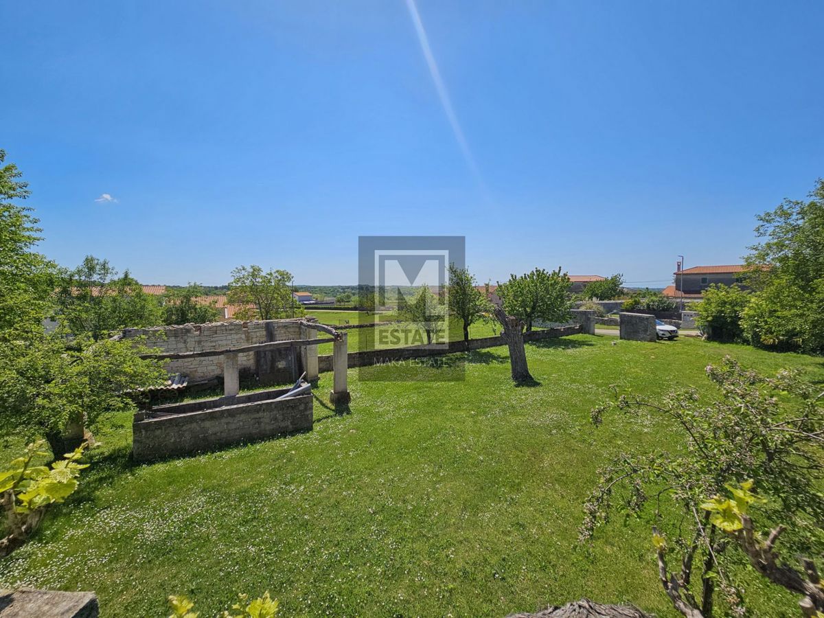 Parenzo, dintorni, ottima casa in pietra con ampio giardino!