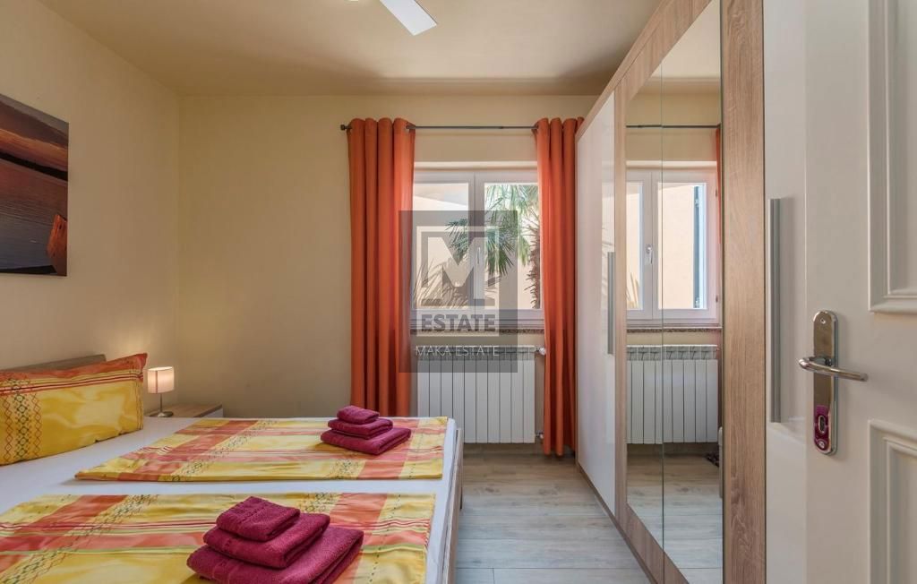 Parenzo, dintorni, Casa con piscina e bellissima vista sul mare