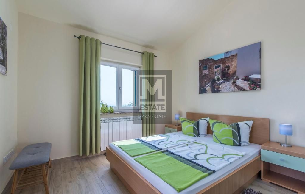 Parenzo, dintorni, Casa con piscina e bellissima vista sul mare