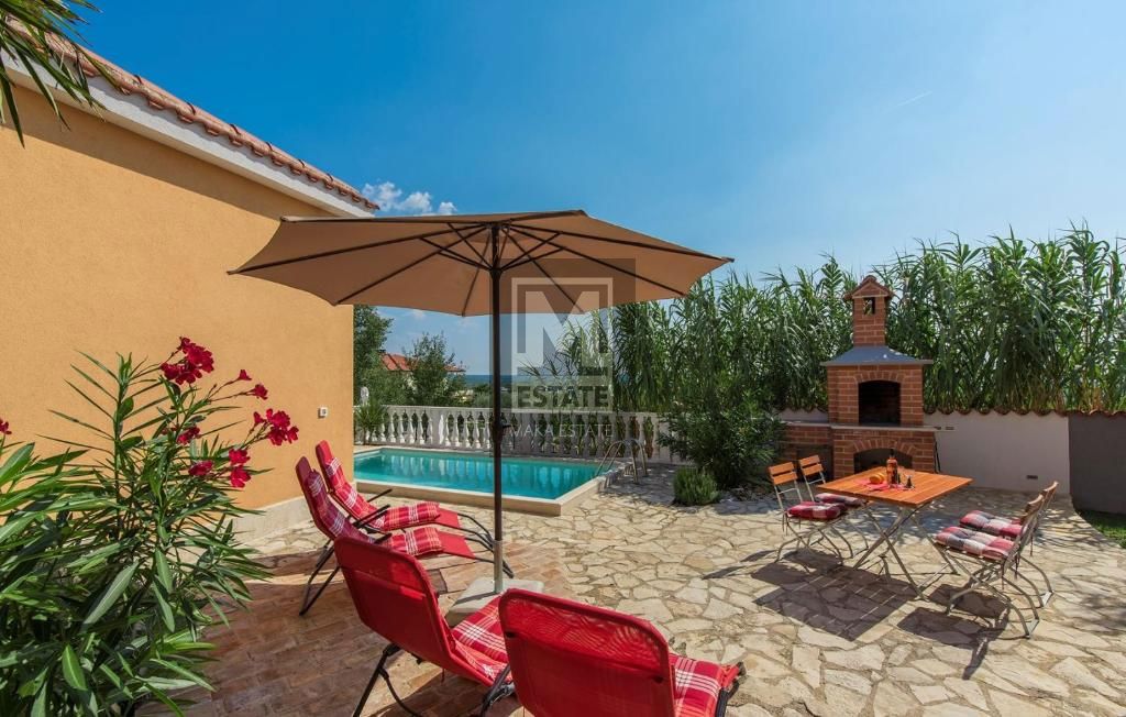 Parenzo, dintorni, Casa con piscina e bellissima vista sul mare