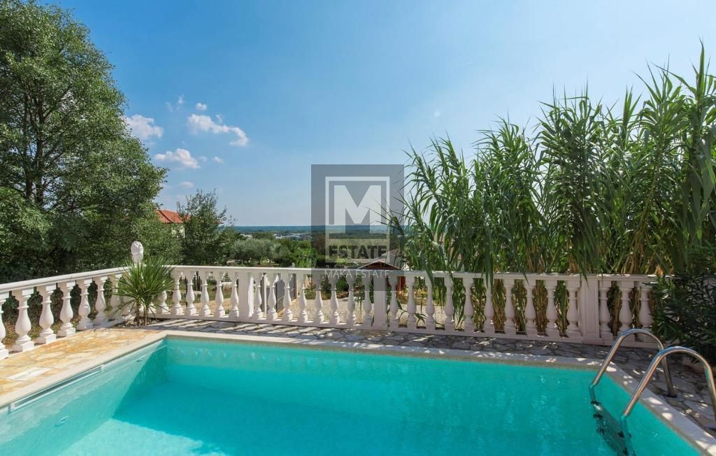 Parenzo, dintorni, Casa con piscina e bellissima vista sul mare