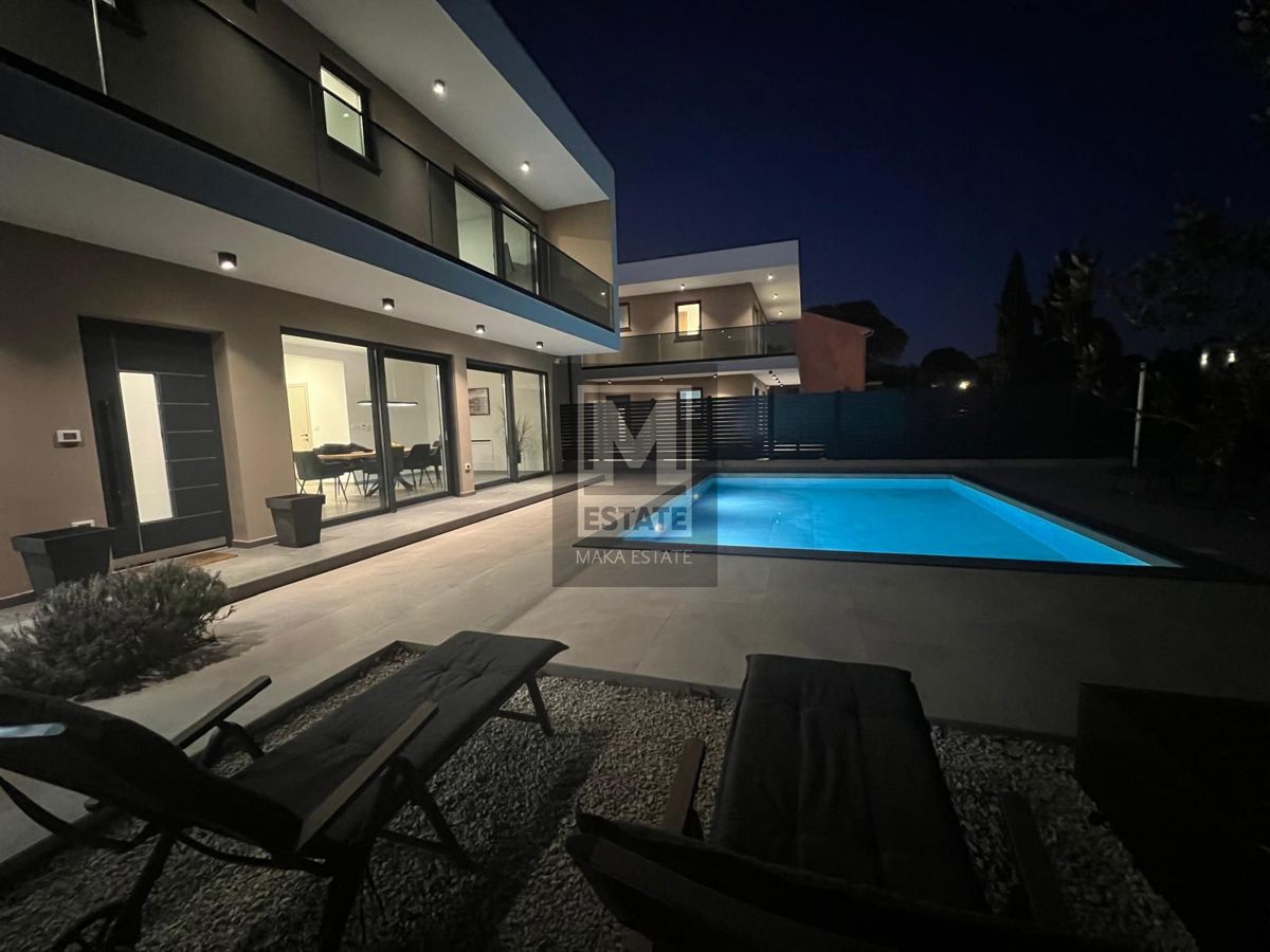 Smoljanci , dintorni, Bellissima villa moderna con vista mare!