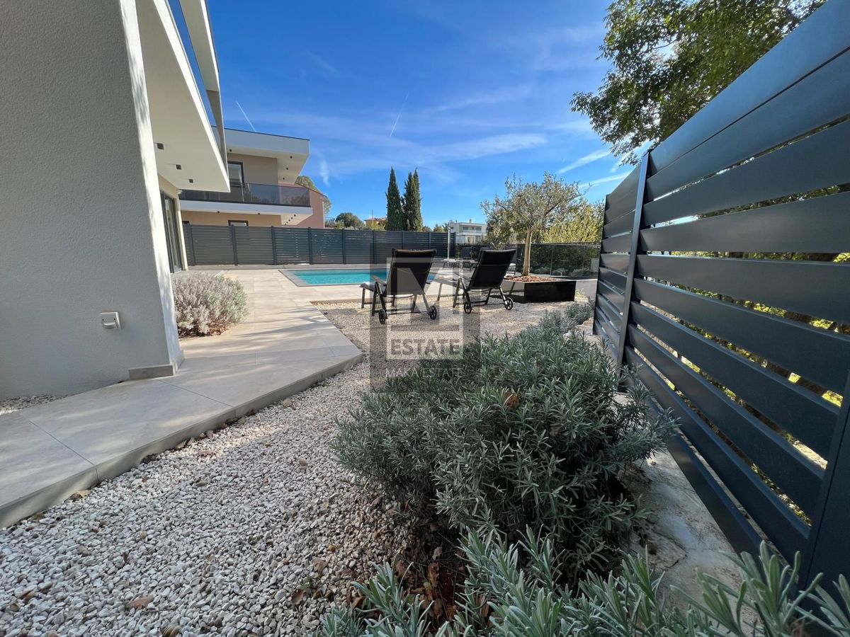 Smoljanci , dintorni, Bellissima villa moderna con vista mare!