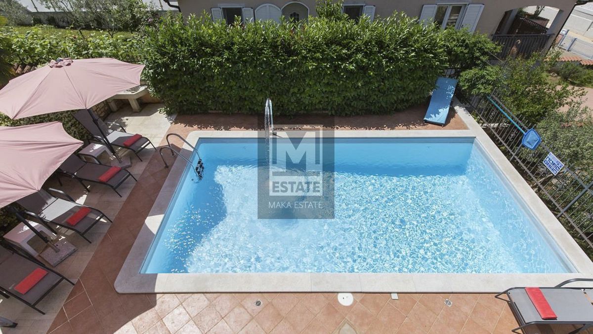 Parenzo, dintorni, Villa con bellissima vista sul mare